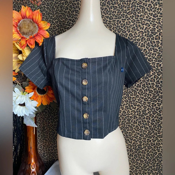🦋B2G1🦋HOLLISTER Square Neck Button Front Striped Crop Top | MEDIUM | - Picture 7 of 9